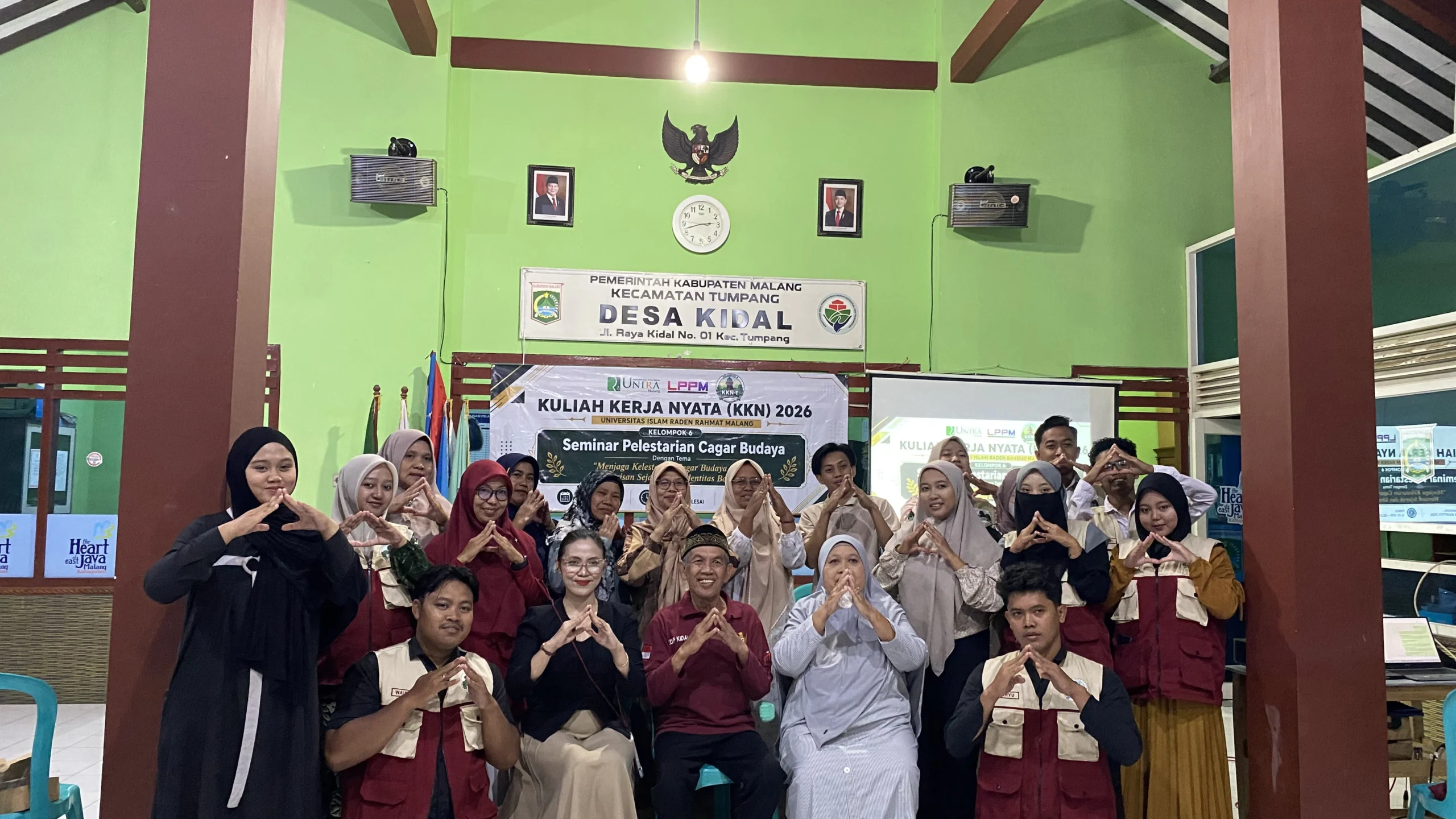 Mahasiswa KKN UNIRA kel 06 Tumpang Dorong Masyarakat Kidal Pahami Candi Kidal sebagai Warisan Sejarah