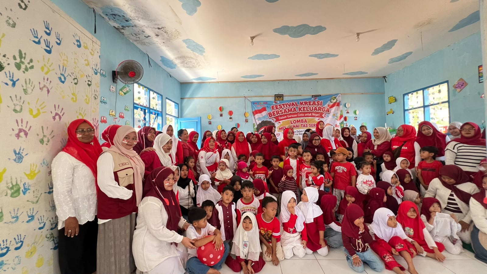 Mahasiswa KKN UNIRA Kelompok 6 Tumpang Terlibat dalam Lomba HUT ke-81 RI di KB-RA Baitussalam